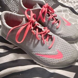 Size 7 Nike Women's Gray and Pink Athletic Shoes